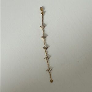 Gold flower bracelet